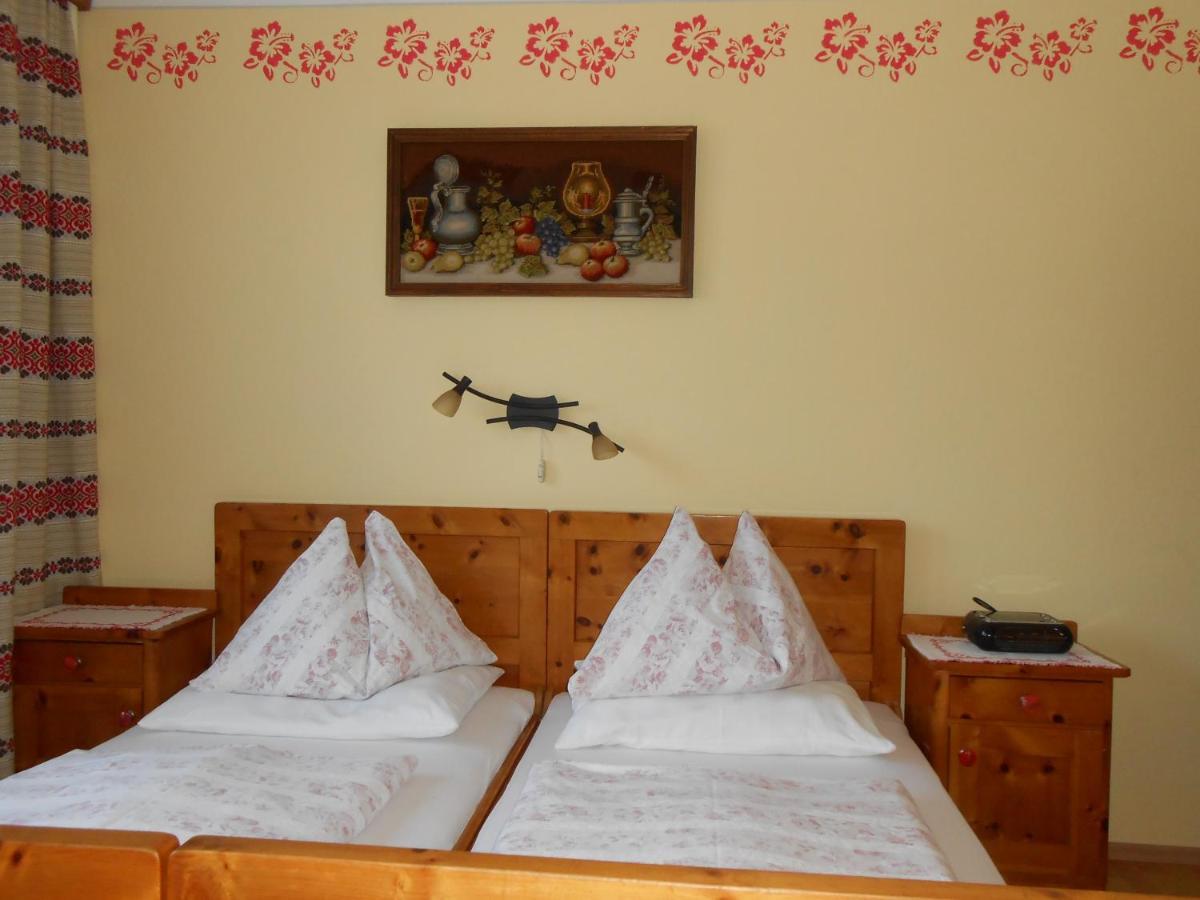 Villa Gästehaus Unterlänger- Lass die Seele lachen Krems in Kaernten Zimmer foto