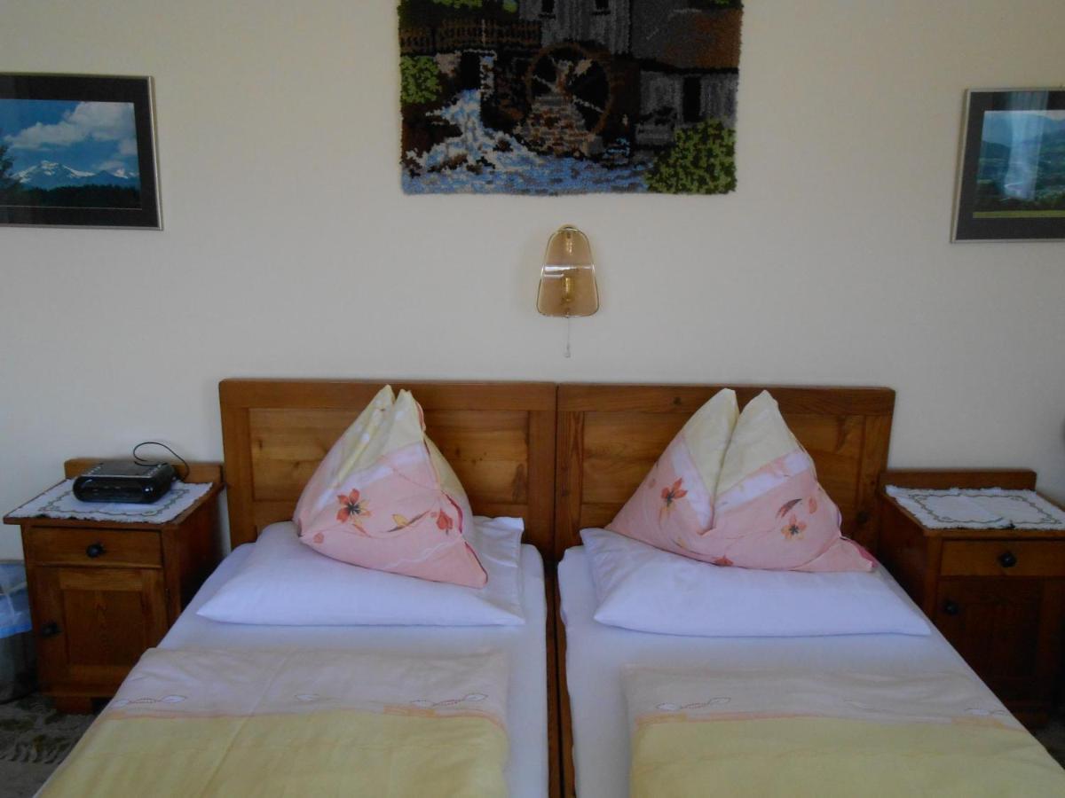 Villa Gästehaus Unterlänger- Lass die Seele lachen Krems in Kaernten Zimmer foto